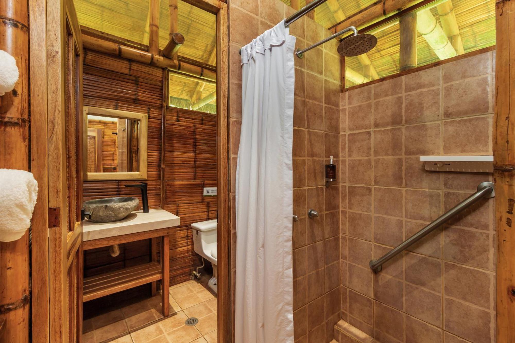 La Selva Eco-Lodge & Retreat Providencia エクステリア 写真