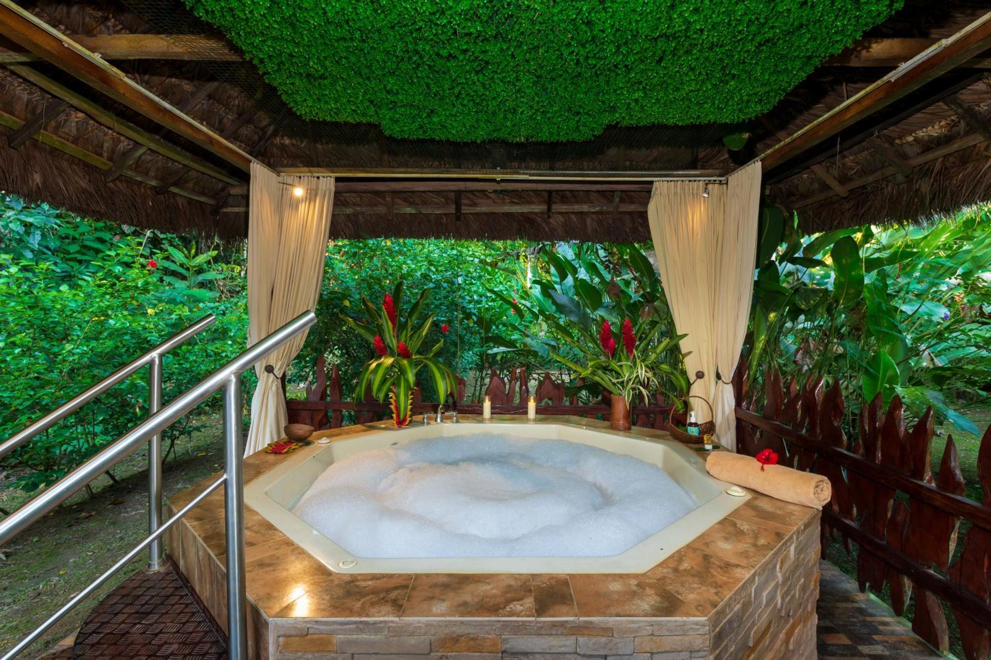 La Selva Eco-Lodge & Retreat Providencia エクステリア 写真